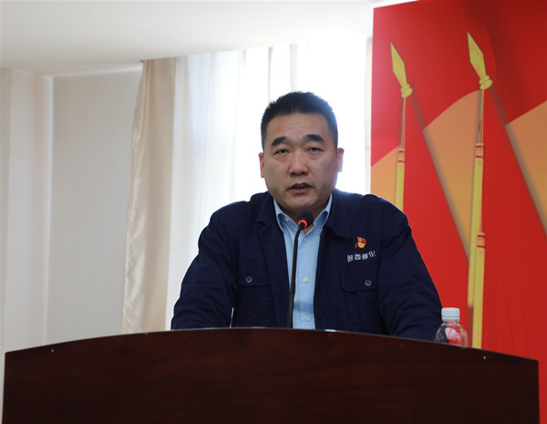 雷总做报告_副本_副本.jpg