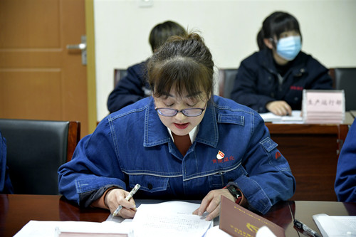 党群工作部述职_副本.jpg