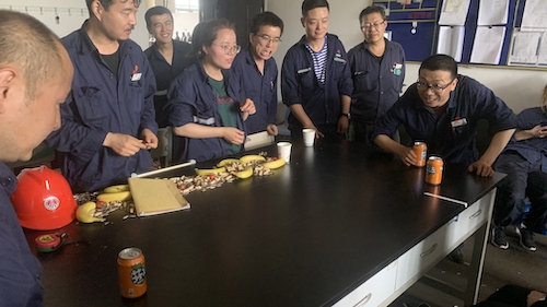 手持保龄球.jpg