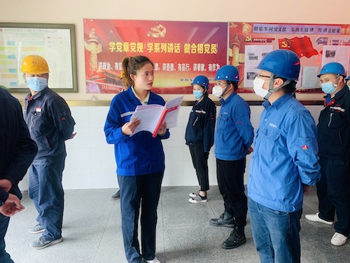 班前会宣讲党史.jpg