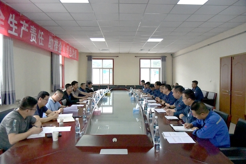 召开总结会.JPG