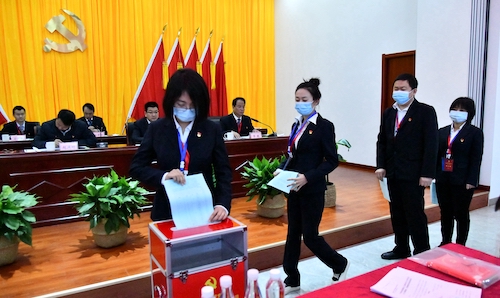 6.党员代表选举新一届两委班子及参加陕焦公司党代会党员代表.JPG