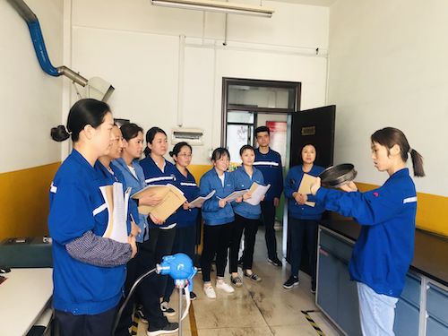 让基层战斗堡垒强起来的红玫瑰.jpg