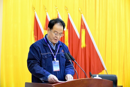 李书记做报告.JPG